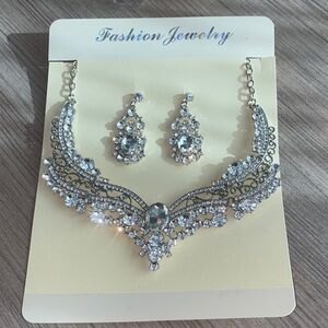 Elegant Silver Crystal Necklace and Earring Set